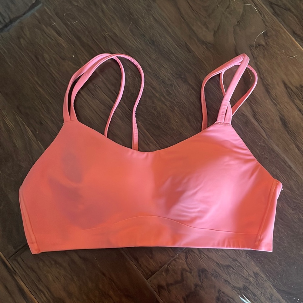 Lululemon like a cloud bra